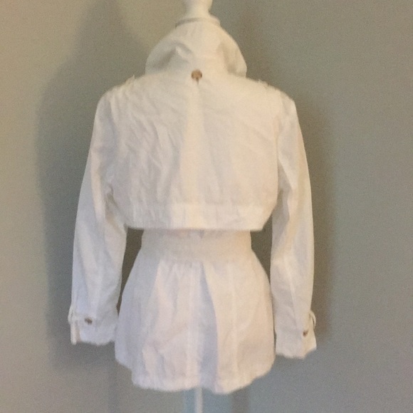 Chico’s short white trench coat - Picture 3 of 12